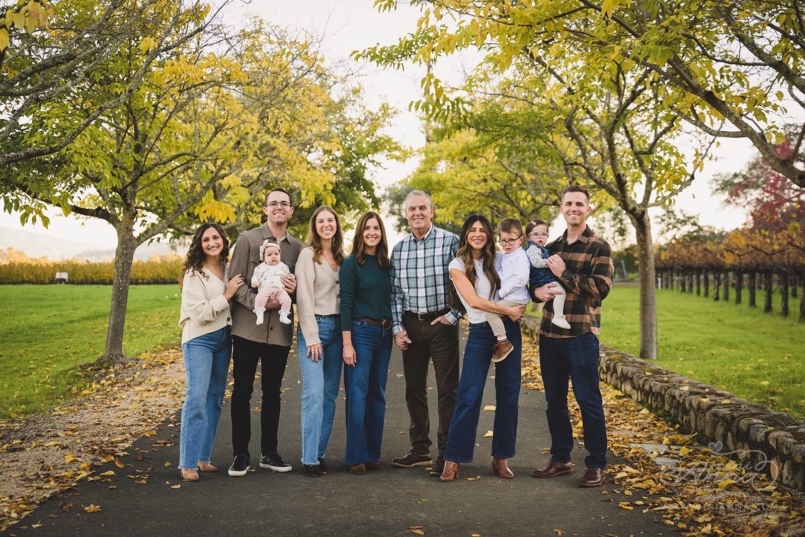 How to Prepare Your Kids for a Family Photo Session (By Age!) | Mini Anna Photography